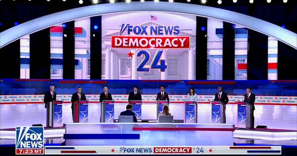 La Nación / Ausente, Trump acapara el primer debate republicano