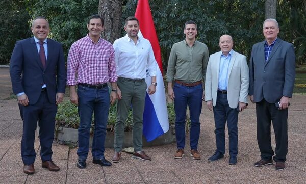 Arrancó la Cumbre de Poderes en Palacio de Gobierno en medio de amedrentamiento al trabajo periodístico - Política - ABC Color