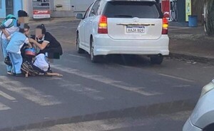 Conductor ignora paso peatonal y casi arrolla a niños