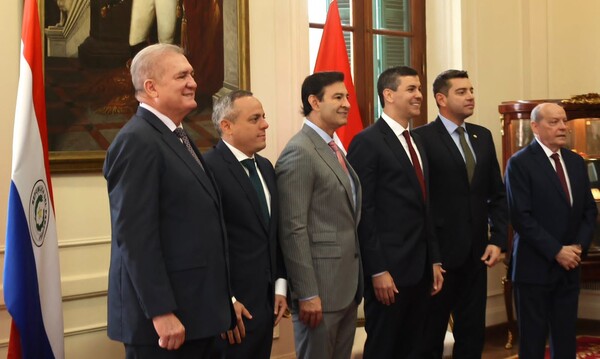 Autoridades firman acta de compromiso para luchar contra la corrupción en cumbre de poderes - trece
