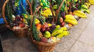Empezó a vender canastas de frutas y verduras para ayudar a sus padres