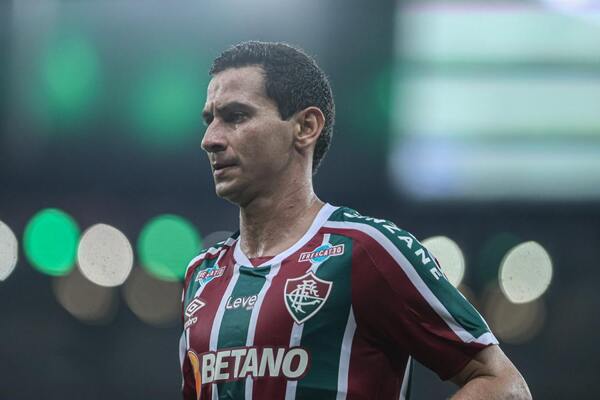Ganso, conductor del Fluminense, con la misión de derribar a la defensa de Olimpia