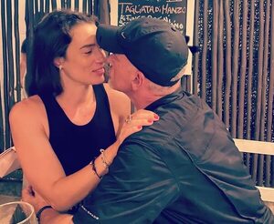 Eros Ramazzotti presentó a su novia, 25 años más joven que él - Gente - ABC Color