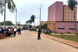 Se retomaron las actividades en el Palacio de Justicia de Caacupé tras evacuación por amenaza de bomba
