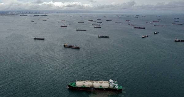 La Nación / Niegan que el Canal de Panamá esté cerrado por sequía