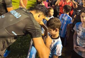 Parzajuk destacó la presencia del público en el entrenamiento de ayer.