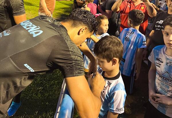 Parzajuk destacó la presencia del público en el entrenamiento de ayer.
