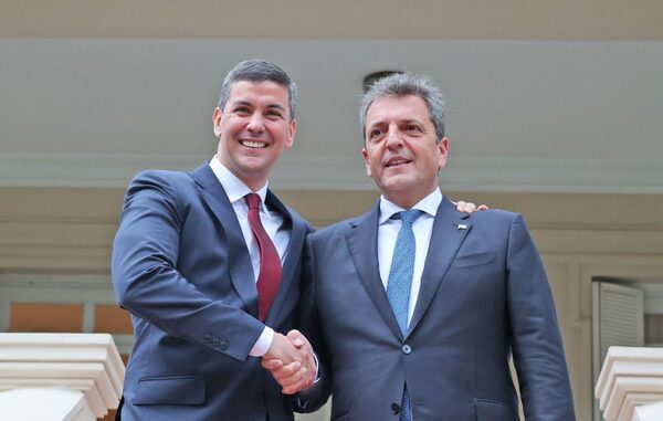 Argentina se compromete a suspender el cobro del peaje en la hidrovía por al menos 60 días