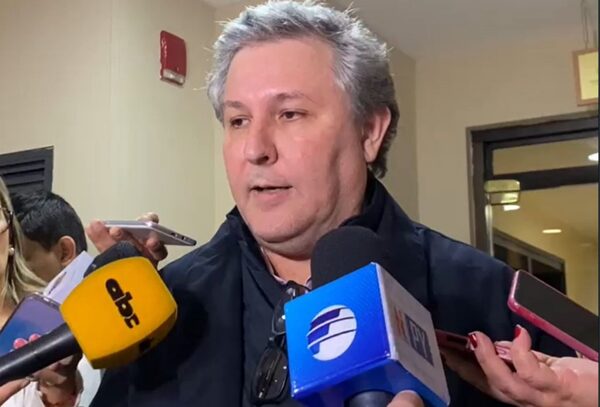 Senador Filizzola califica de «cortina de humo» la Cumbre de Poderes