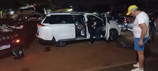 A Ultranza: ordenan inhibición de enajenar bienes y bloquean cuentas de Santoro y su pareja - Policiales - ABC Color