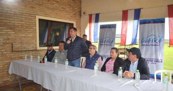 La Nación / Senadores de comisión de Industria visitaron plantas alcoholeras del Guairá