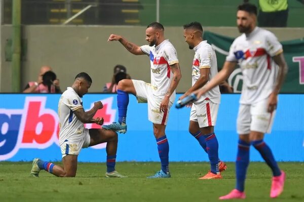 El Fortaleza queda a un paso de la semifinal con victoria amplia sobre el América - Fútbol Internacional - ABC Color