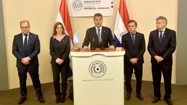 Argentina promete pagar deuda de Yacyretá, pero Cancilleria no cree cre
