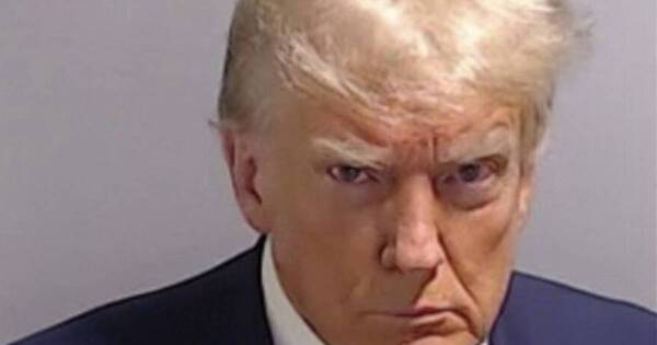 La Nación / Trump publica su ficha policial