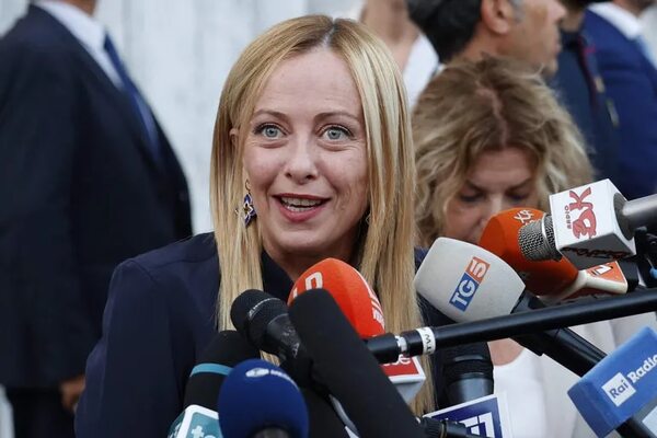 Otras 33.000 familias italianas de bajos ingresos dejarán de recibir subsidio y se enteran por SMS - Mundo - ABC Color