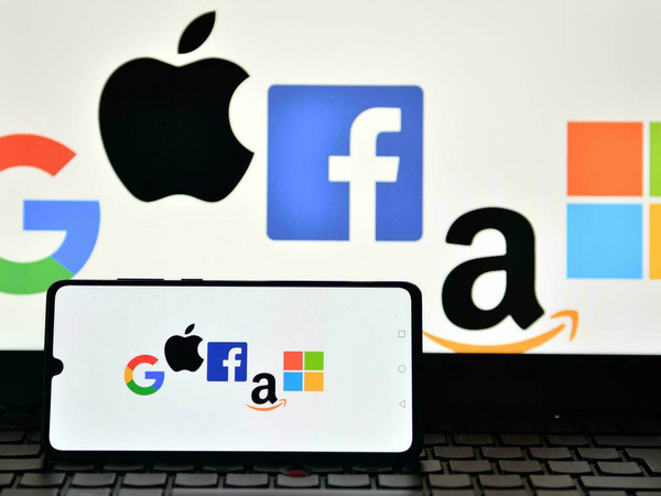 Unión Europea impone normas sin precedentes a gigantes de Internet