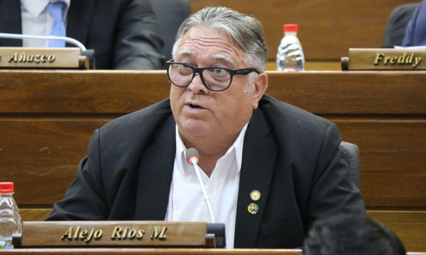 Diputado liberocartista alega que fue traicionado e insiste en vales de combustibles
