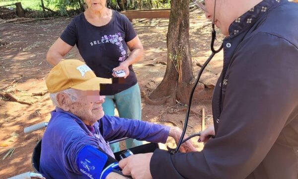 Atienden a pacientes con enfermedades crónicas