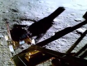 Primeras imágenes del rover de la India en la superficie lunar - Ciencia - ABC Color