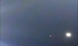 (VIDEO)Pensaron que fue un ovni: Captan cohete ruso en Itapúa
