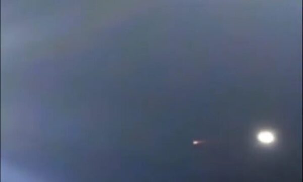 (VIDEO)Pensaron que fue un ovni: Captan cohete ruso en Itapúa