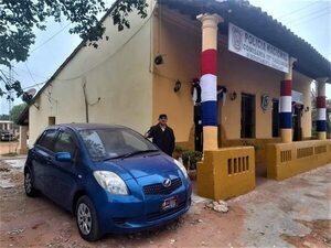Entregan auto que se disputaban dos personas que decían ser ganadores de una rifa en Yaguarón  - Nacionales - ABC Color