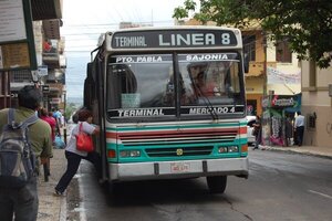 Tarifa del pasaje debería bajar automáticamente tras la reducción del combustible, afirman - ADN Digital