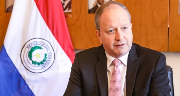 Ejecutivo nombró a Fernández Valdovinos ministro de Economía y Finanzas