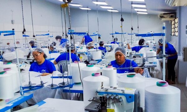 Internas del penal de Ciudad del Este inician fabricación de batas hospitalarias