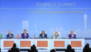 Los BRICS suman seis nuevos pa铆ses y ya controlan el 42% de la oferta mundial de petr贸leo - Revista PLUS