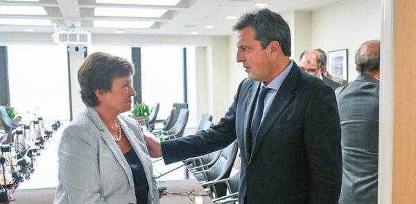 El FMI pide a Argentina determinaci贸n y "amplio respaldo pol铆tico" a su programa de deuda - Revista PLUS