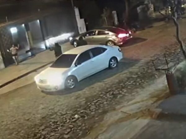 Madre vive momentos de terror al ser víctima de robo de vehículo · Radio Monumental 1080 AM