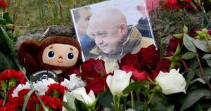 La Nación / Recuperan 10 cuerpos y las cajas negras del avión estrellado en el que iba el jefe Wagner