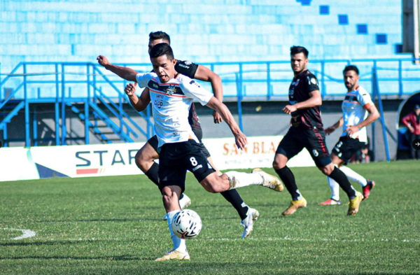 Versus / General Díaz vuelve a liderar