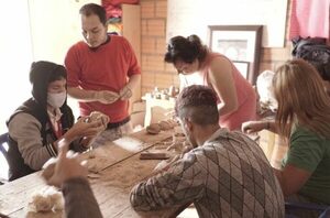 Diario HOY | Exposición de cerámica, Purahei Soul y más en la Feria de la Red Agroecológica