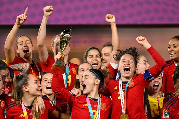 Jugadoras renuncian a la selección española mientras siga Rubiales - Unicanal