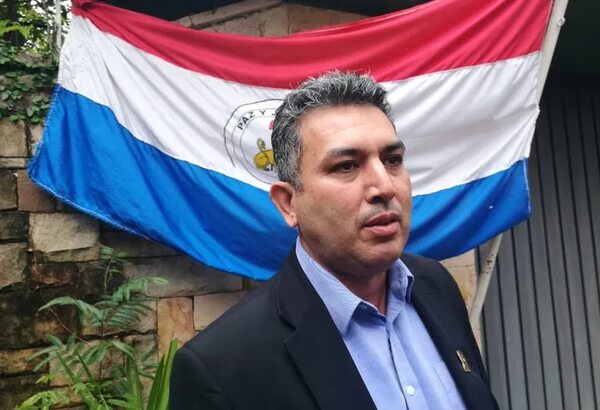 Salario básico y escalafón “son innegociables”, dice FEP ante posible huelga de docentes - Nacionales - ABC Color