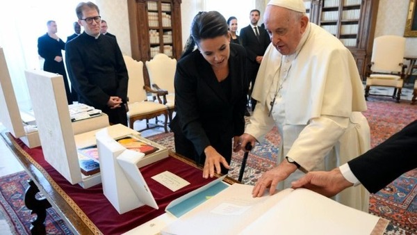 Francisco recibió a la presidenta de Hungría con la guerra de Ucrania en la agenda - ADN Digital