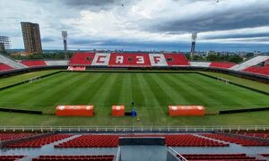 (VIDEO) El DT de Perú se queja del estado del campo de juego en Ciudad del Este