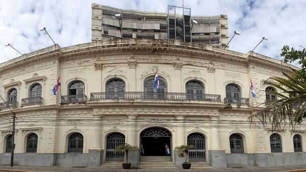 Santiago Peña barre a 85 funcionarios consulares en el exterior afines a Mario Abdo Benítez
