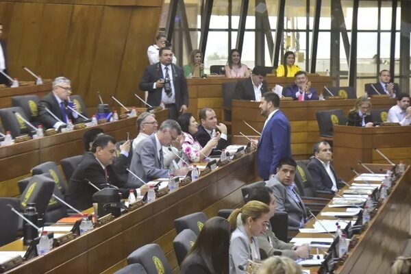Dilatan ampliación para la Fiscalía con tufo a “apriete” - Política - ABC Color