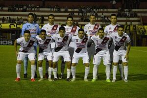 Triple premio si rompen el invicto