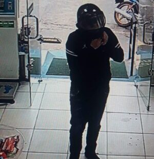 Solitario delincuente asaltó y robó recaudación de farmacia – Diario TNPRESS