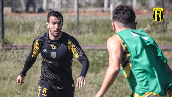 Guaraní recupera figuras y espera a DT