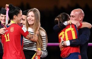 FIFA suspendió a Luis Rubiales después del “no voy a dimitir” - Fútbol Internacional - ABC Color
