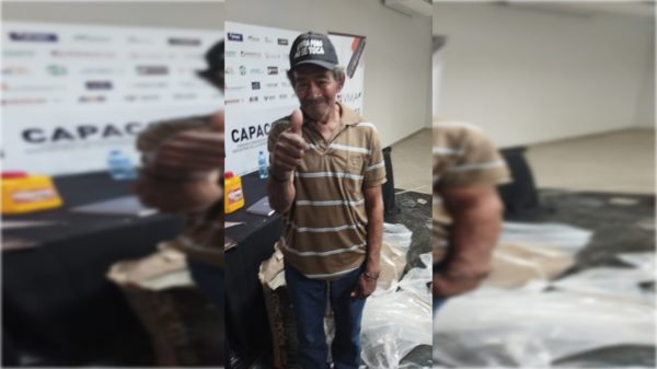La emoción de un albañil al ganar 10 bolsas de cemento para su ranchito