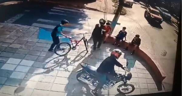 La Nación / Niños fueron asaltados por motochorros a plena luz del día