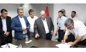 Docentes anuncian paro desde el lunes