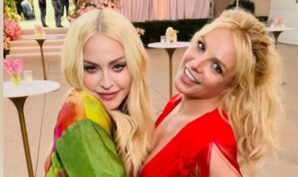 Britney Spears podría regresar a los escenarios de la mano de Madonna