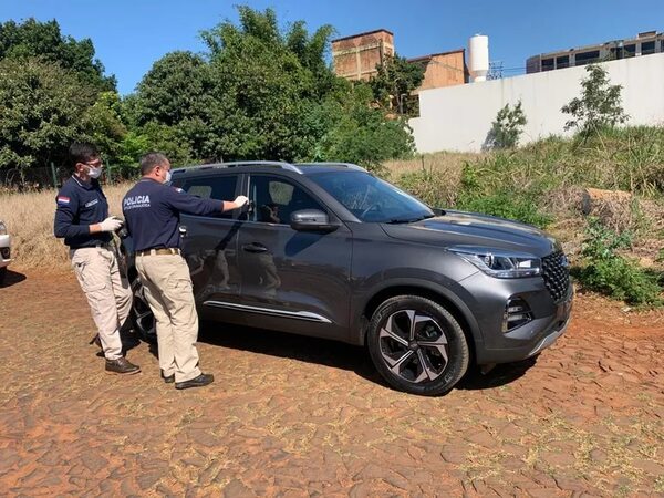 Abandonan camioneta robada en violento asalto en Brasil - ABC en el Este - ABC Color